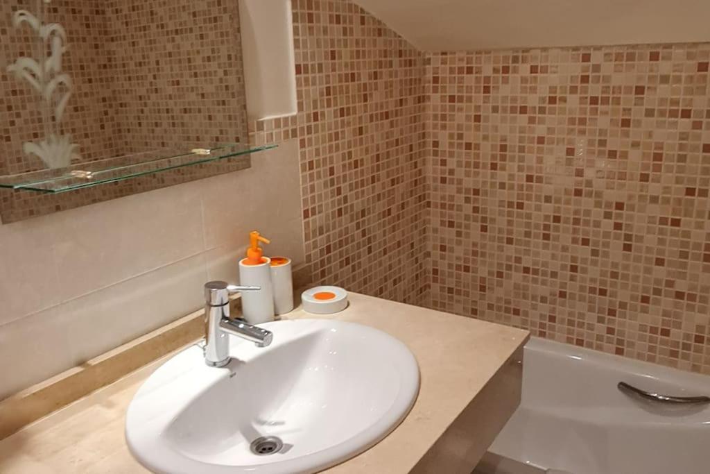 Villa Lux פינסטראט מראה חיצוני תמונה